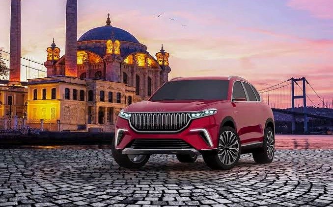 Kırmızı SUV